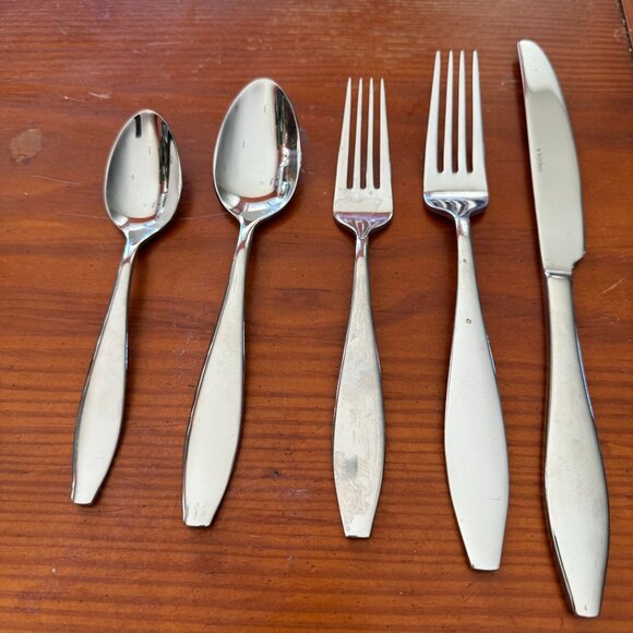 Oneida Comet Stainless Flatware Set 5 Pieces - Picture 1 of 2